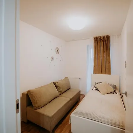 Ksiezy Mlyn Retreat With Parking * Lodz (Lodz)